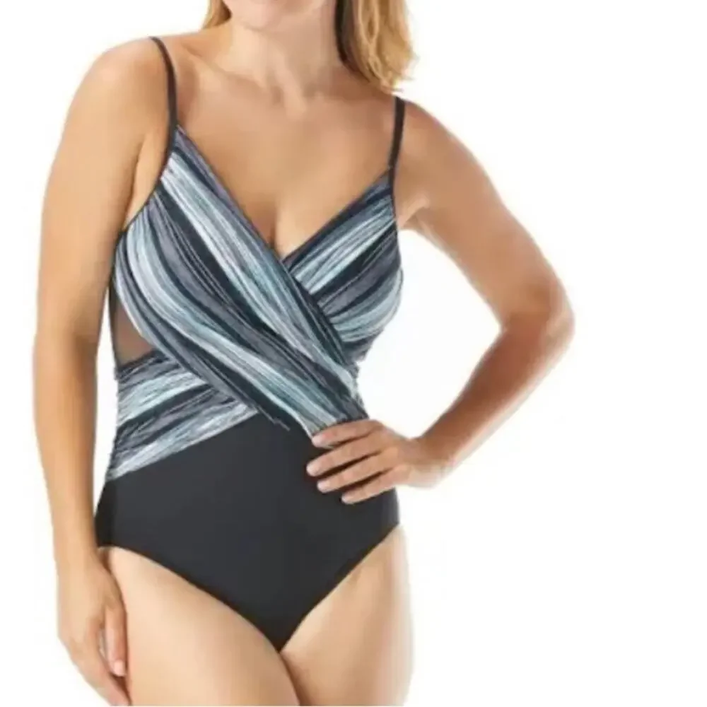 Coco Reef NEW Blue Grotto Sterling V Neck Striped Swimsuit Size 8/32 C/D - Picture 3 of 12